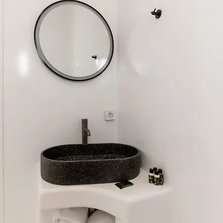 Ryous St John Apartmanhotel 3*